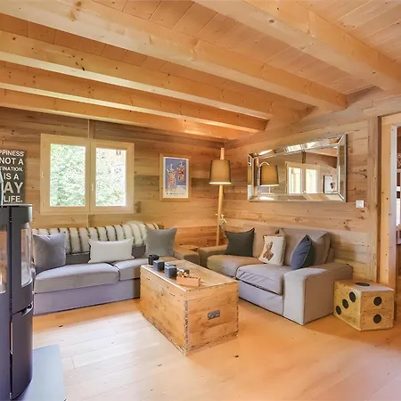 Chalet Standing Jacuzzi *
