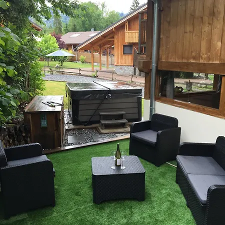 Chalet Standing Jacuzzi